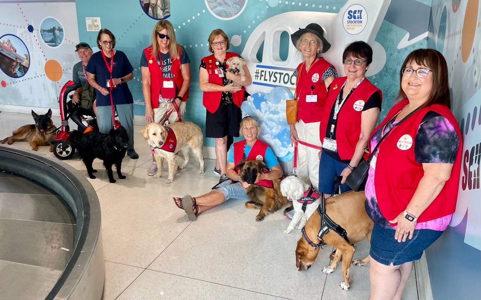 Stockton Metropolitan Airport Introduces New Therapy Dog Program
